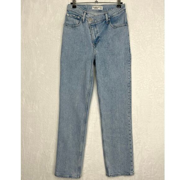 Abercrombie & Fitch The 90s Straight Ultra High Rise Crossover Waist‎ 26/2Short - Picture 1 of 14